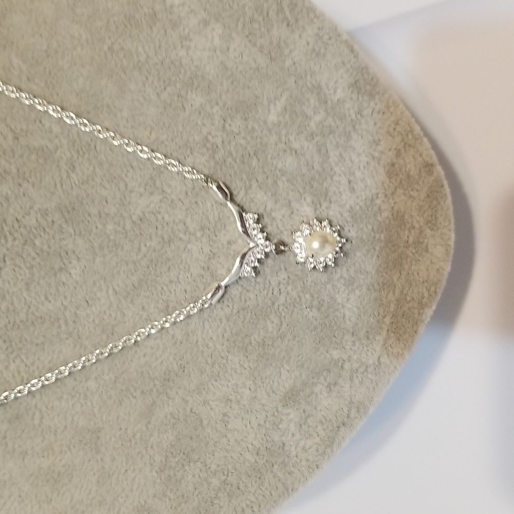 Women's Lovely Roman silver costume necklace